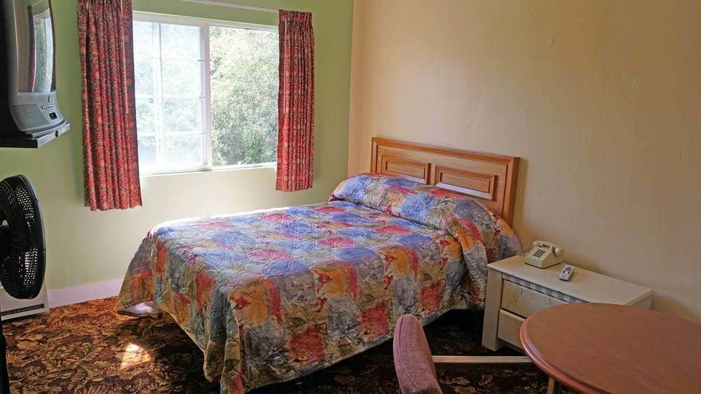 Roxy Motel 2*